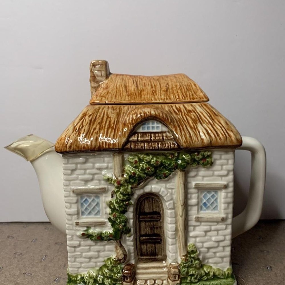 Very Old Vintage Japanese Otagiri Hand Crafted English House Cabin Teapot